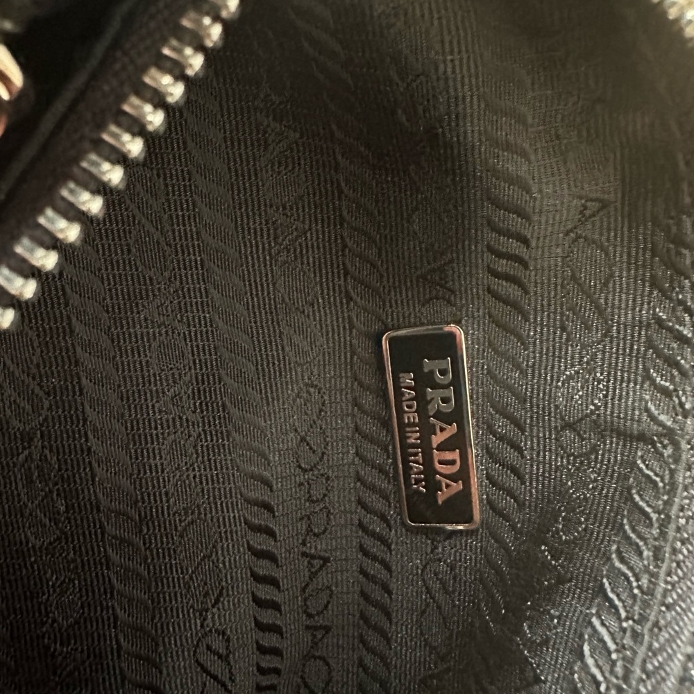 Prada mini - Picture 3 of 8